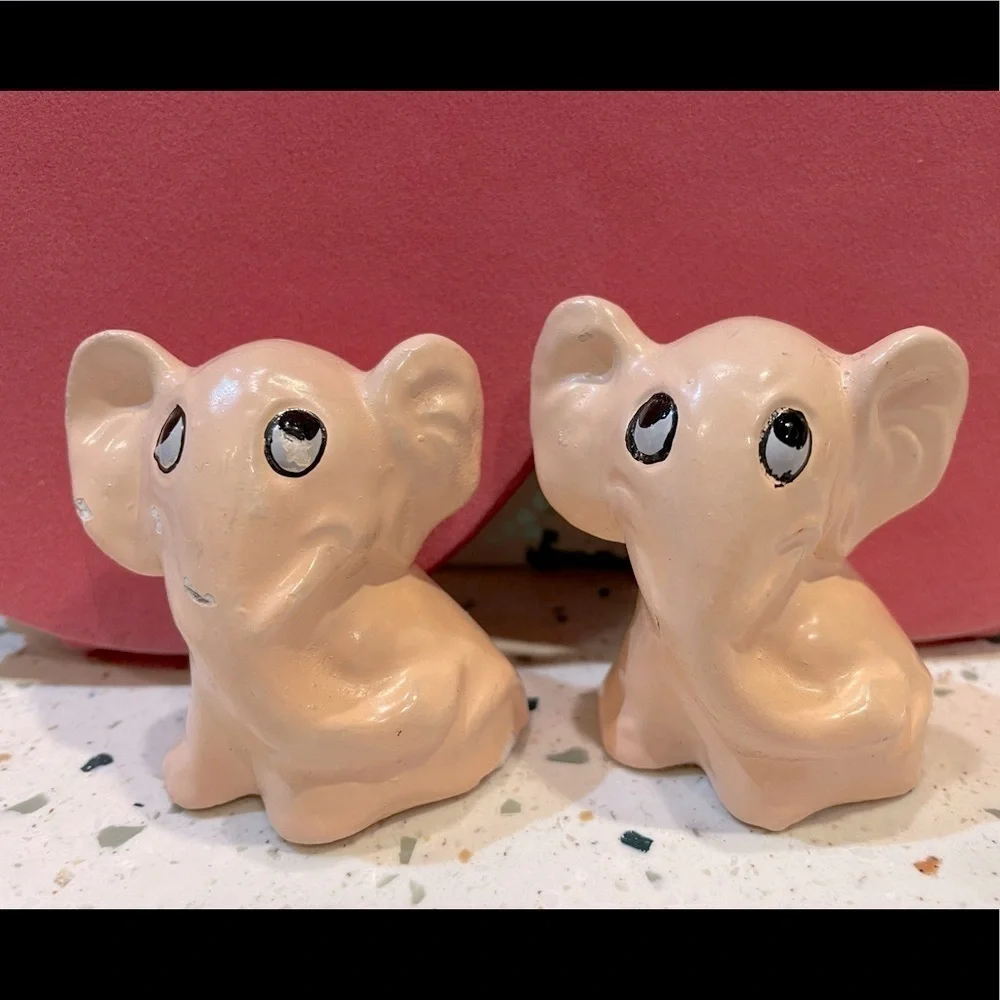 Vintage‎ Pink Elephant Salt & Pepper Shakers